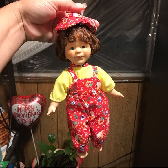 VINTAGE 1990’S WAY OUT TOYS DOLL 9”-FRECKLES TWO TEETH EXPRESSIONS DOLL - Picture 5 of 8